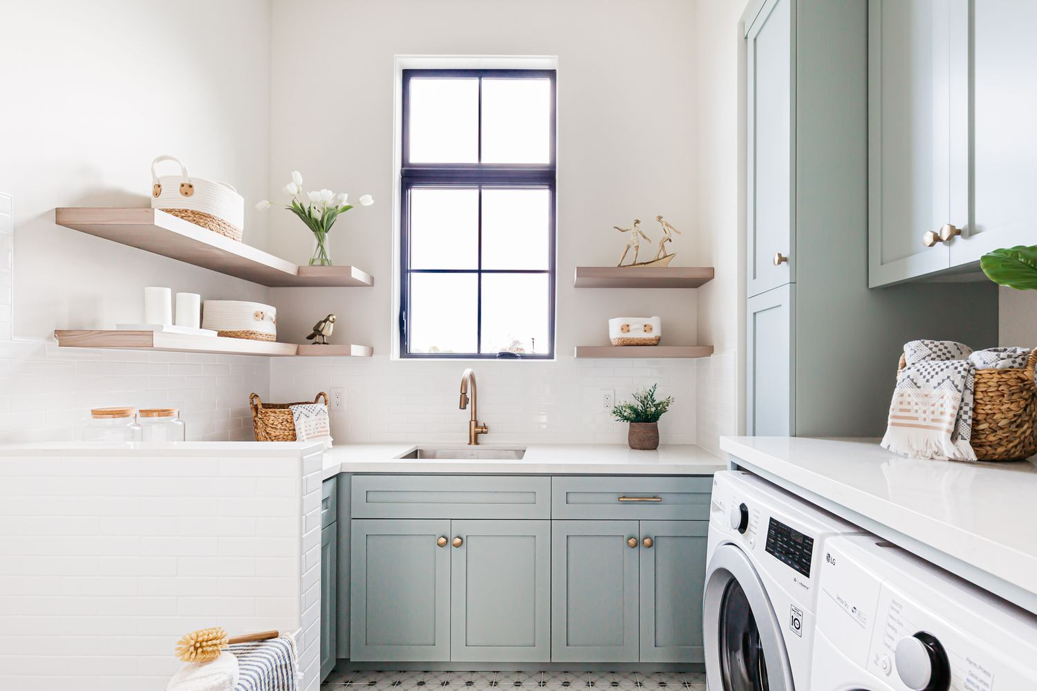 55 Laundry Room Ideas That'Ll Make Doing Laundry A Joy